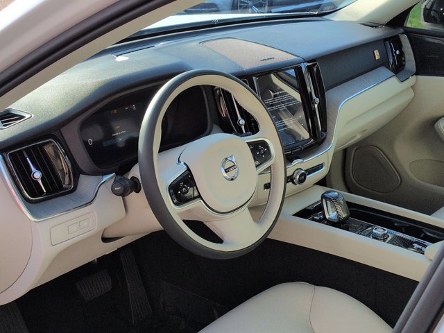 Used 2025 Volvo XC60 T8 Plus w/ Protection Package Premier AWD/4WD image 10