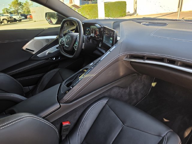 Used 2025 Chevrolet Corvette Stingray Preferred Cpe w/ Z51 Performance Package RWD image 8