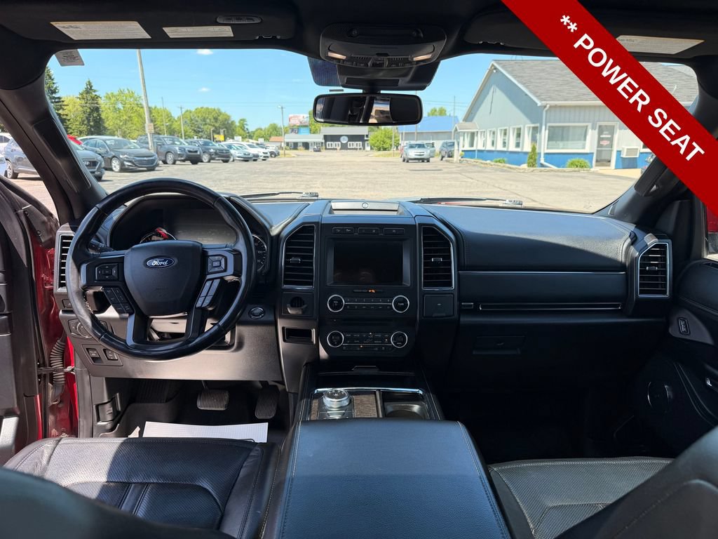 Used 2018 Ford Expedition Limited w/ Equipment Group 301A AWD/4WD image 22