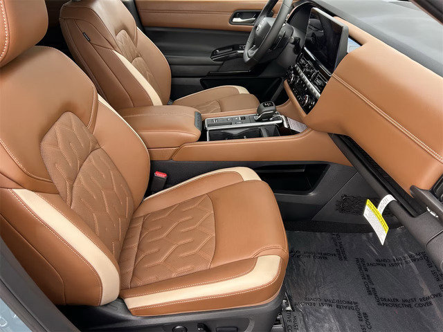 New 2026 Nissan Pathfinder Platinum FWD image 16