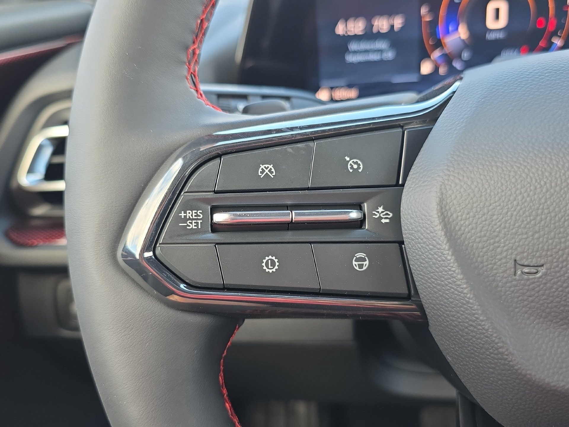 New 2027 Chevrolet Traverse RS FWD image 16
