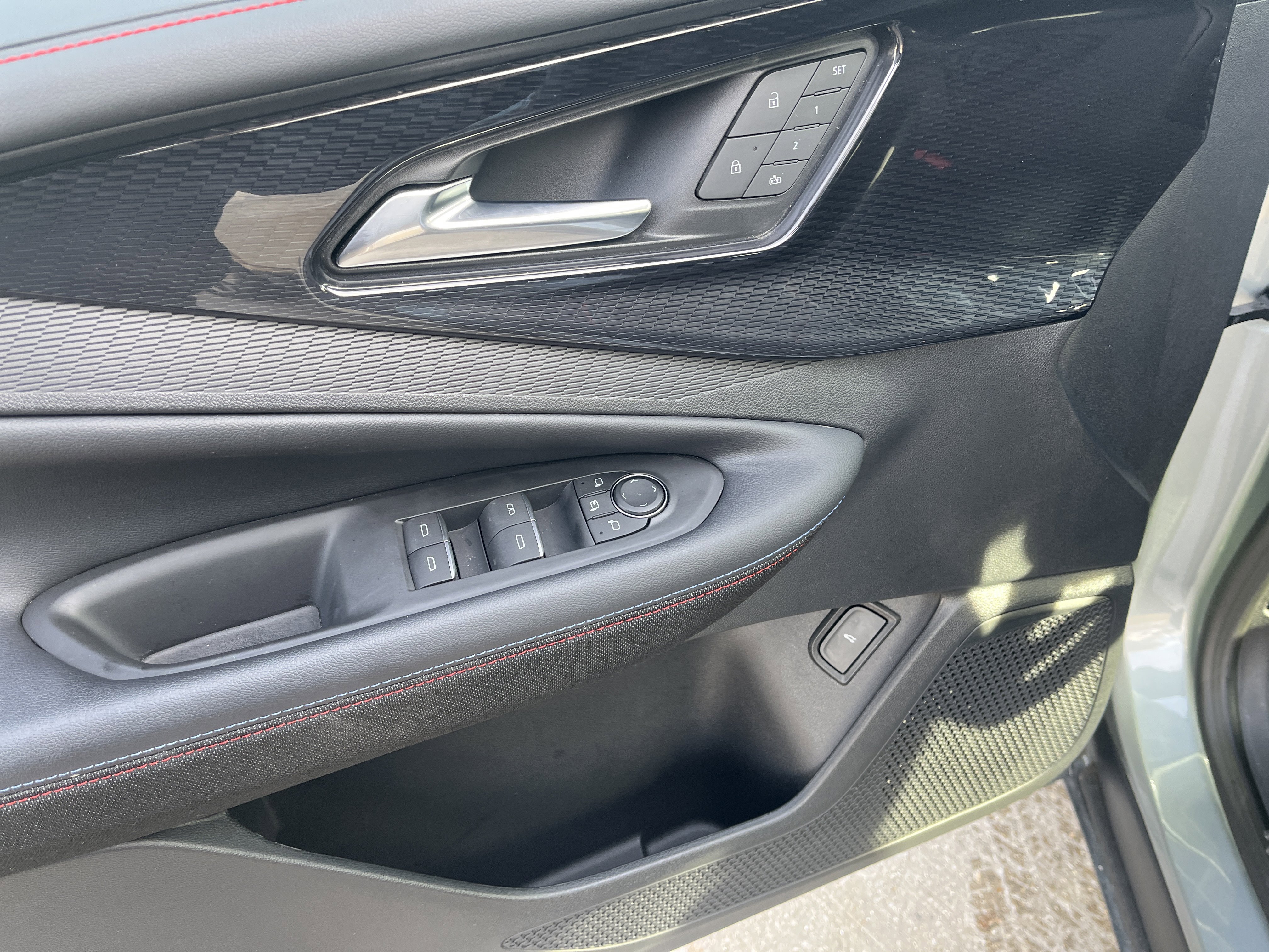 Used 2025 Chevrolet Blazer EV RS image 11