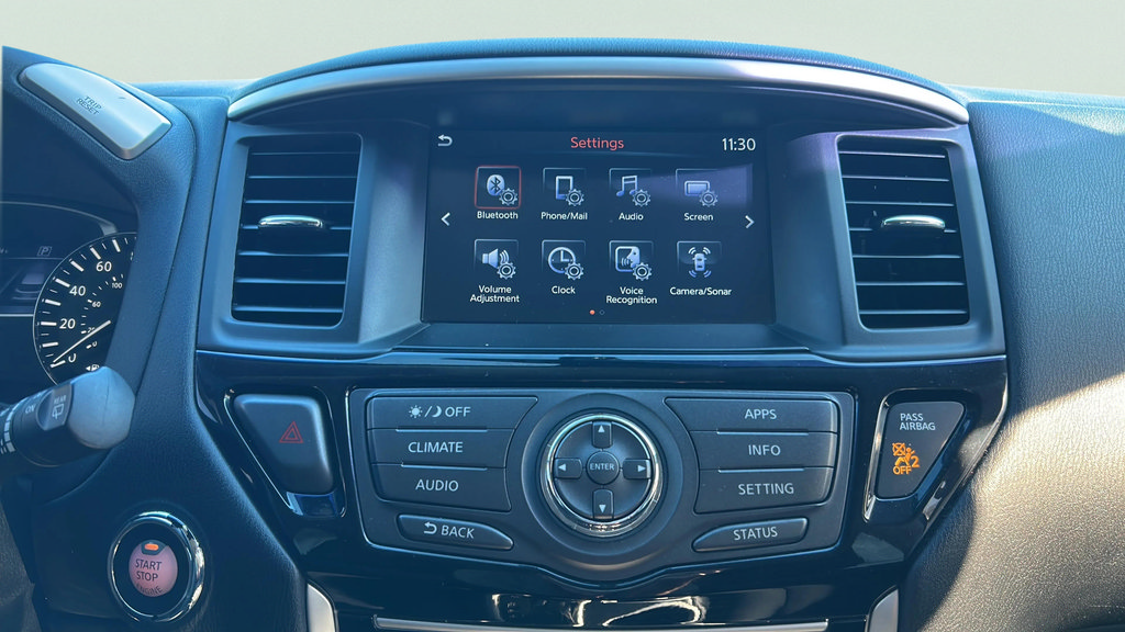 Used 2017 Nissan Pathfinder SV FWD image 34