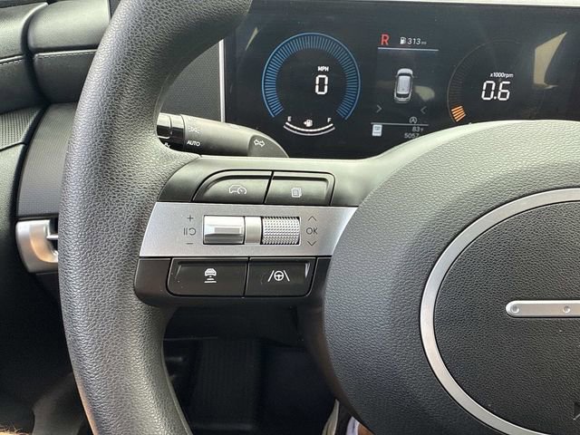 Certified 2025 Hyundai Tucson SE image 30