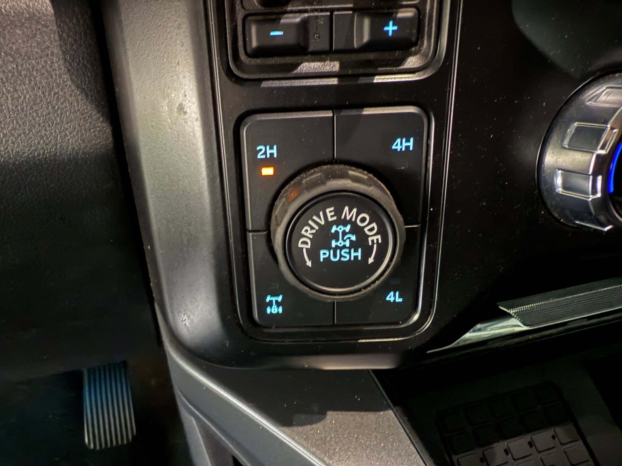 Used 2024 Ford F250 Lariat w/ Lariat Ultimate Package image 18