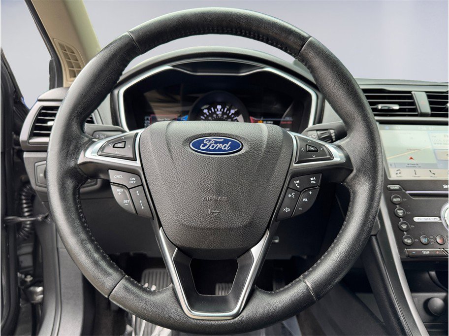 Used 2019 Ford Fusion Energi Titanium FWD image 13