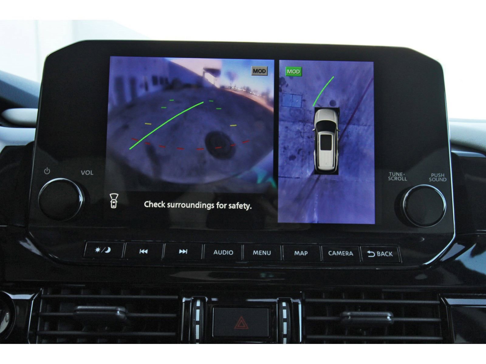 Used 2025 Nissan Pathfinder SL image 28