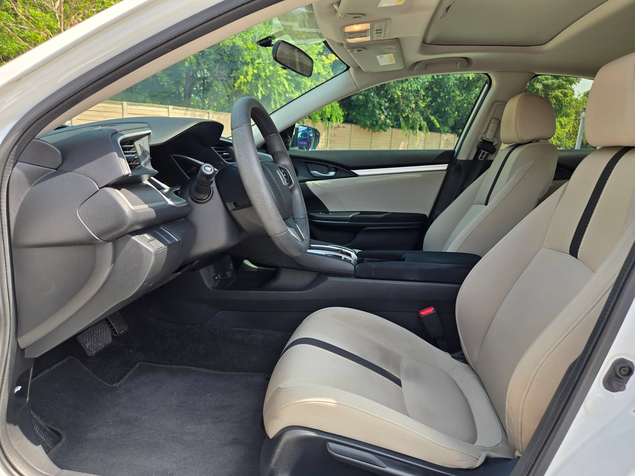 Used 2017 Honda Civic EX-T image 9