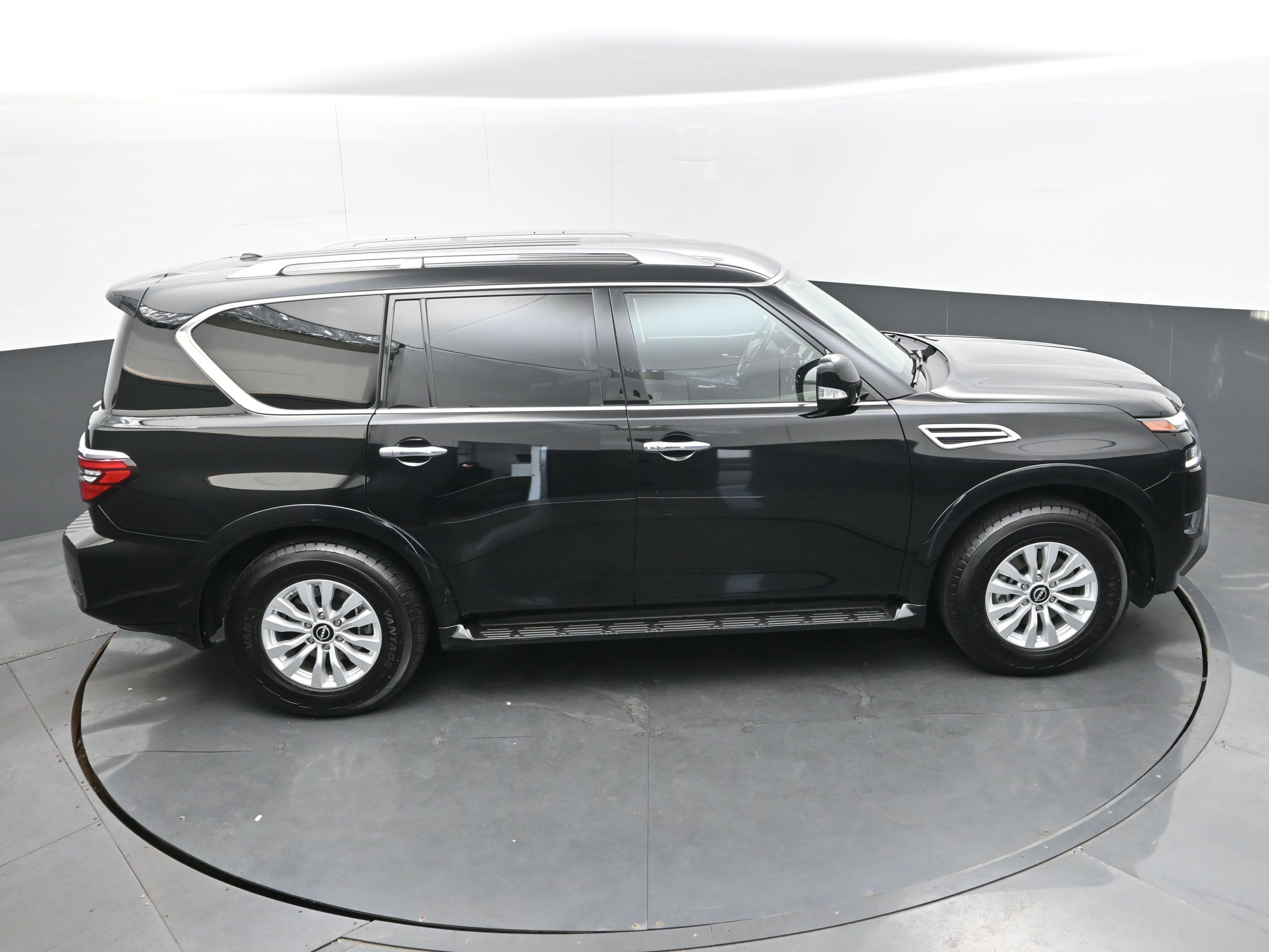 Used 2024 Nissan Armada SV image 36