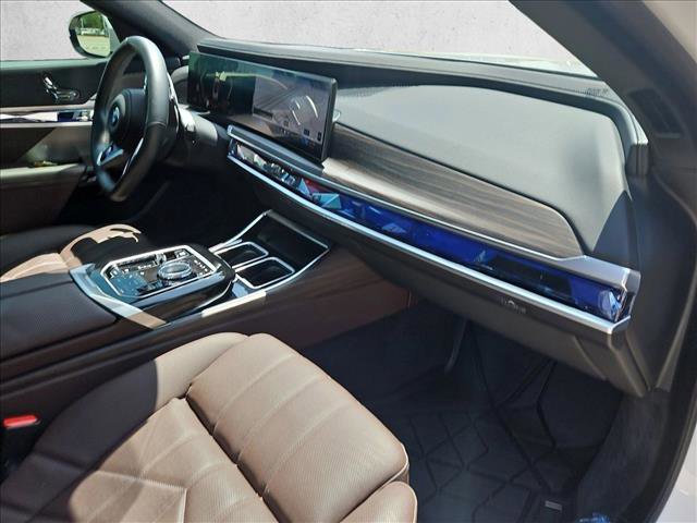 Used 2024 BMW 760i xDrive AWD/4WD image 21
