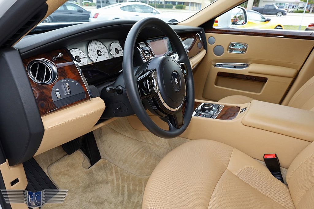 Used 2014 Rolls-Royce Ghost image 23