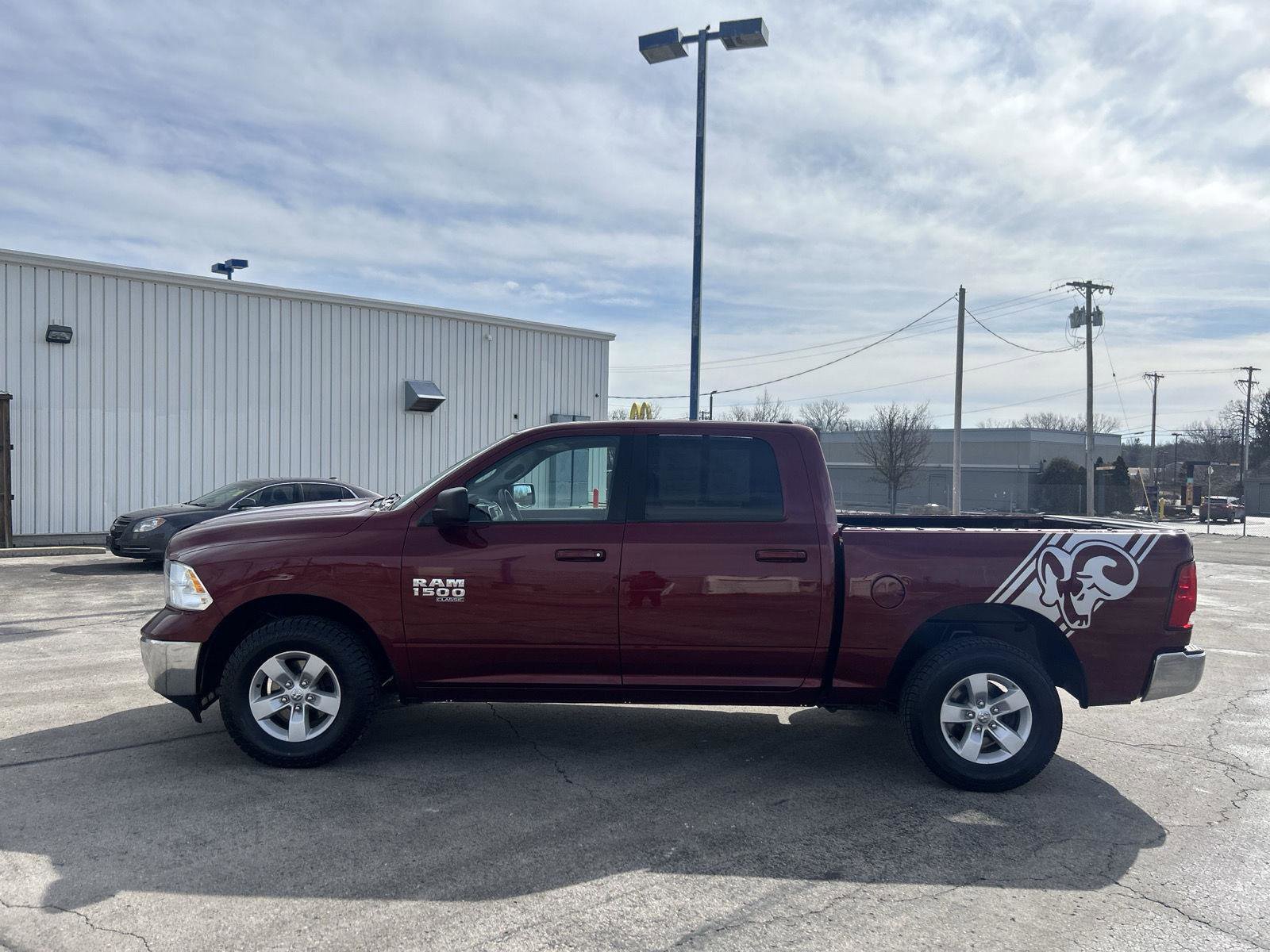 Used 2021 RAM 1500 Classic SLT image 7