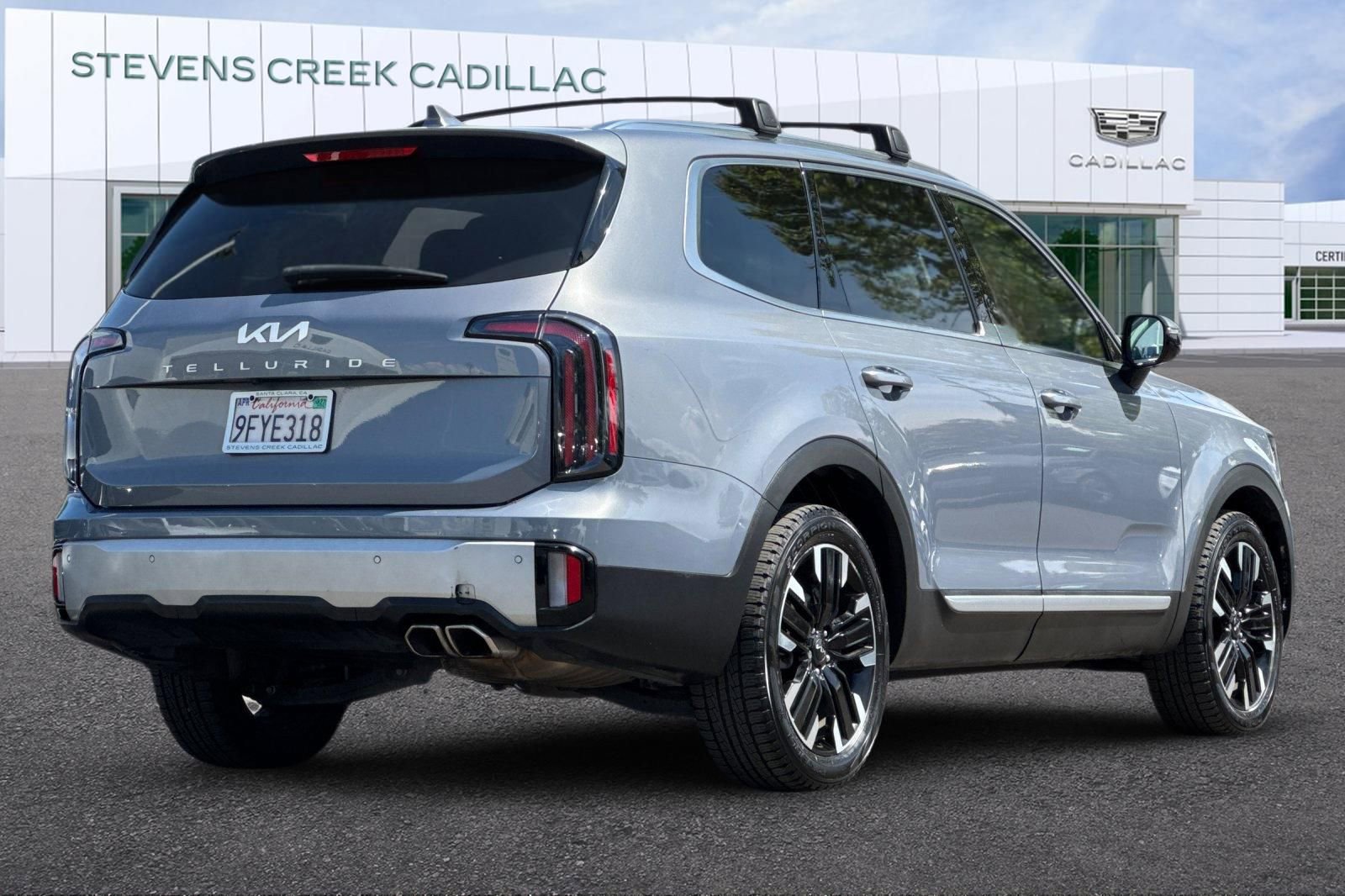 Used 2023 Kia Telluride SX image 3