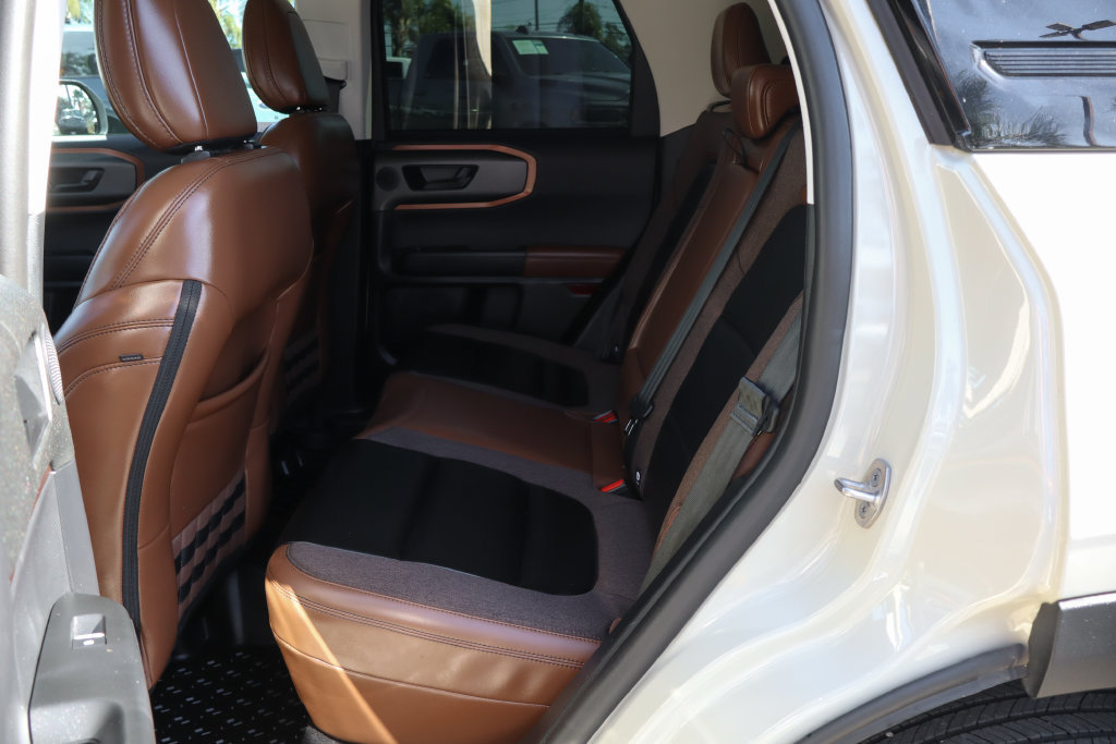 Used 2025 Ford Bronco Sport Outer Banks w/ Outer Banks Tech Package+ AWD/4WD image 39