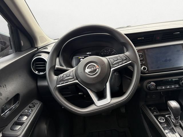Used 2022 Nissan Kicks SV FWD image 12