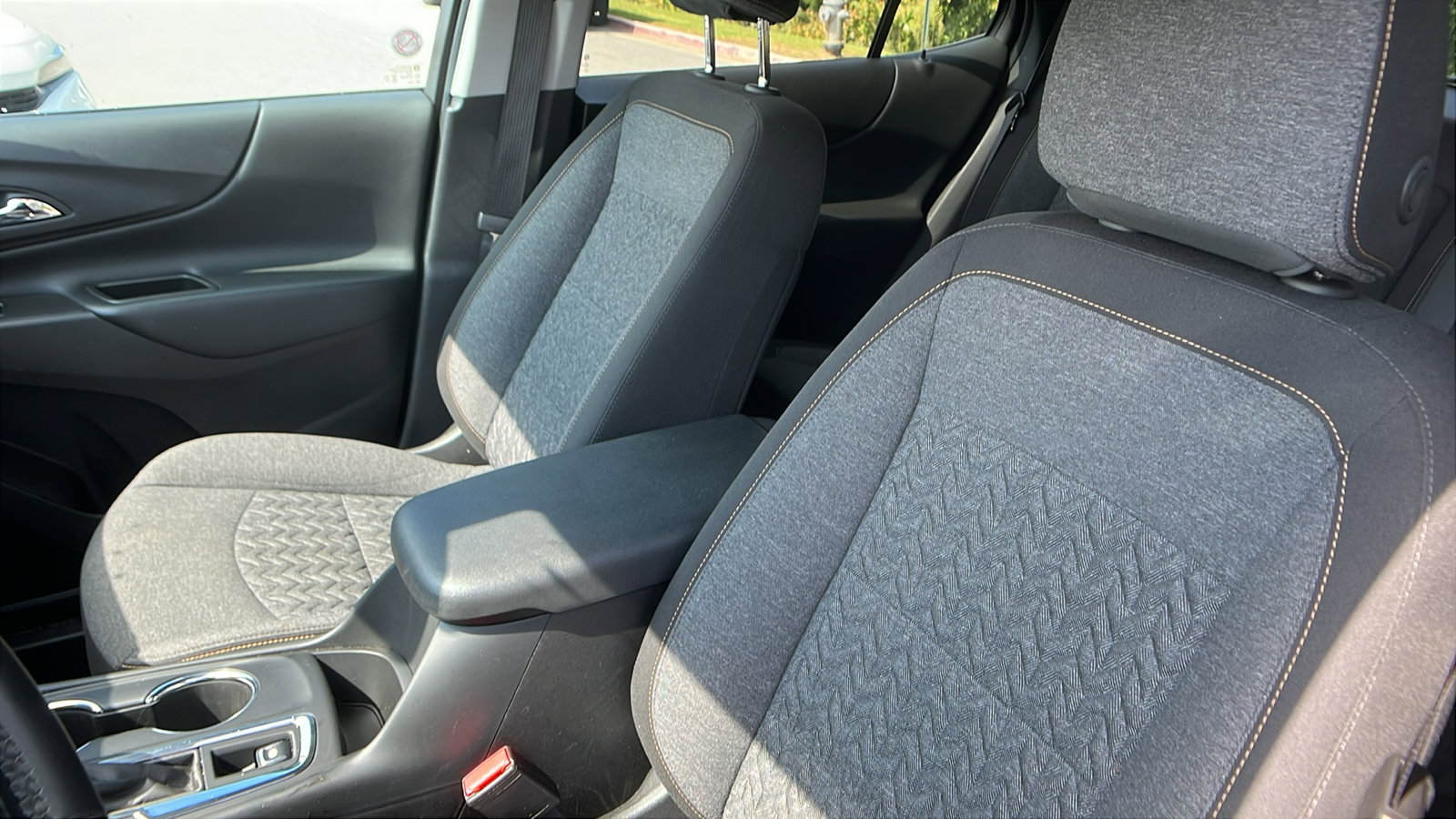 Used 2024 Chevrolet Equinox LT image 18