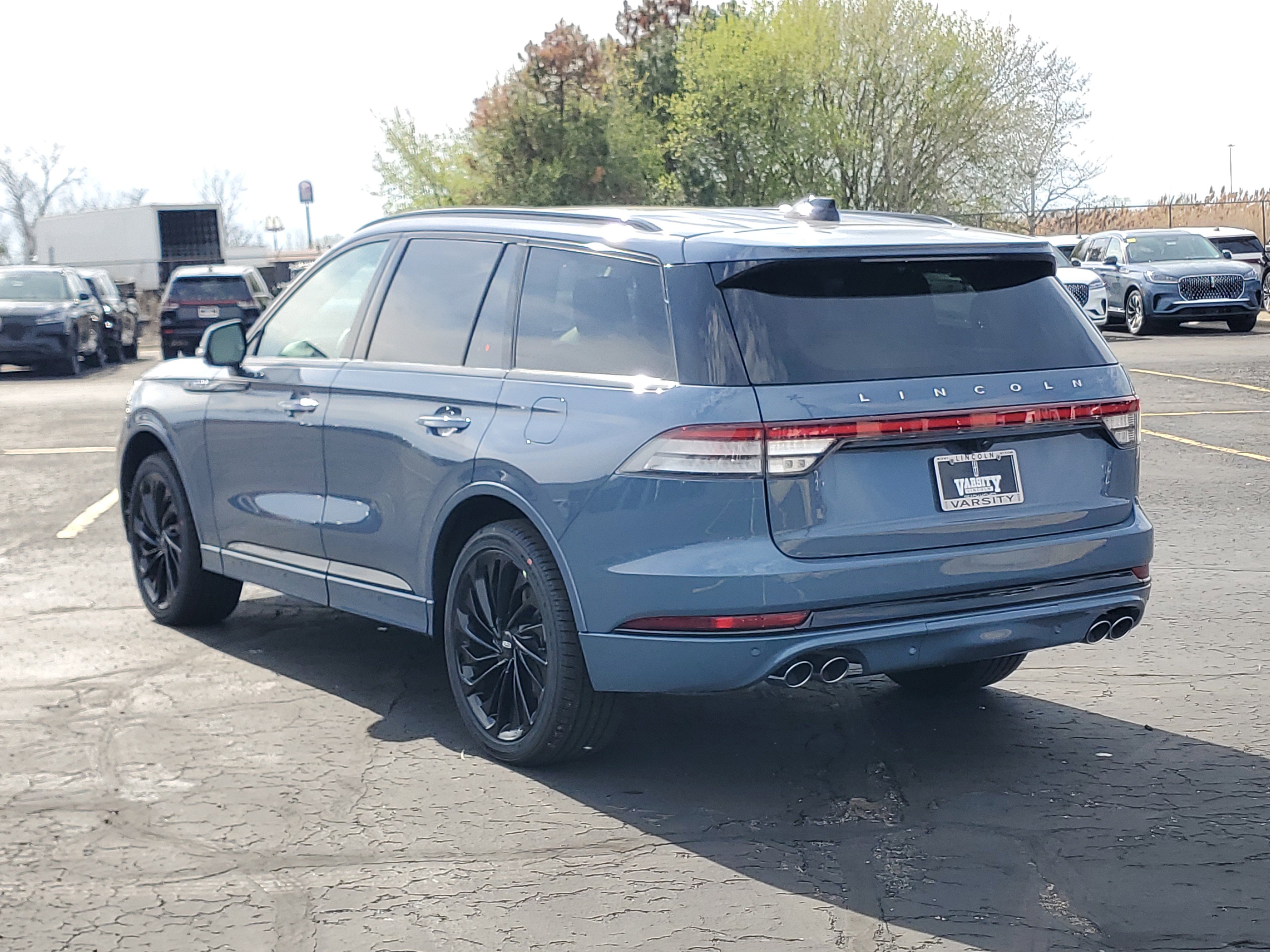 New 2026 Lincoln Aviator Reserve image 3