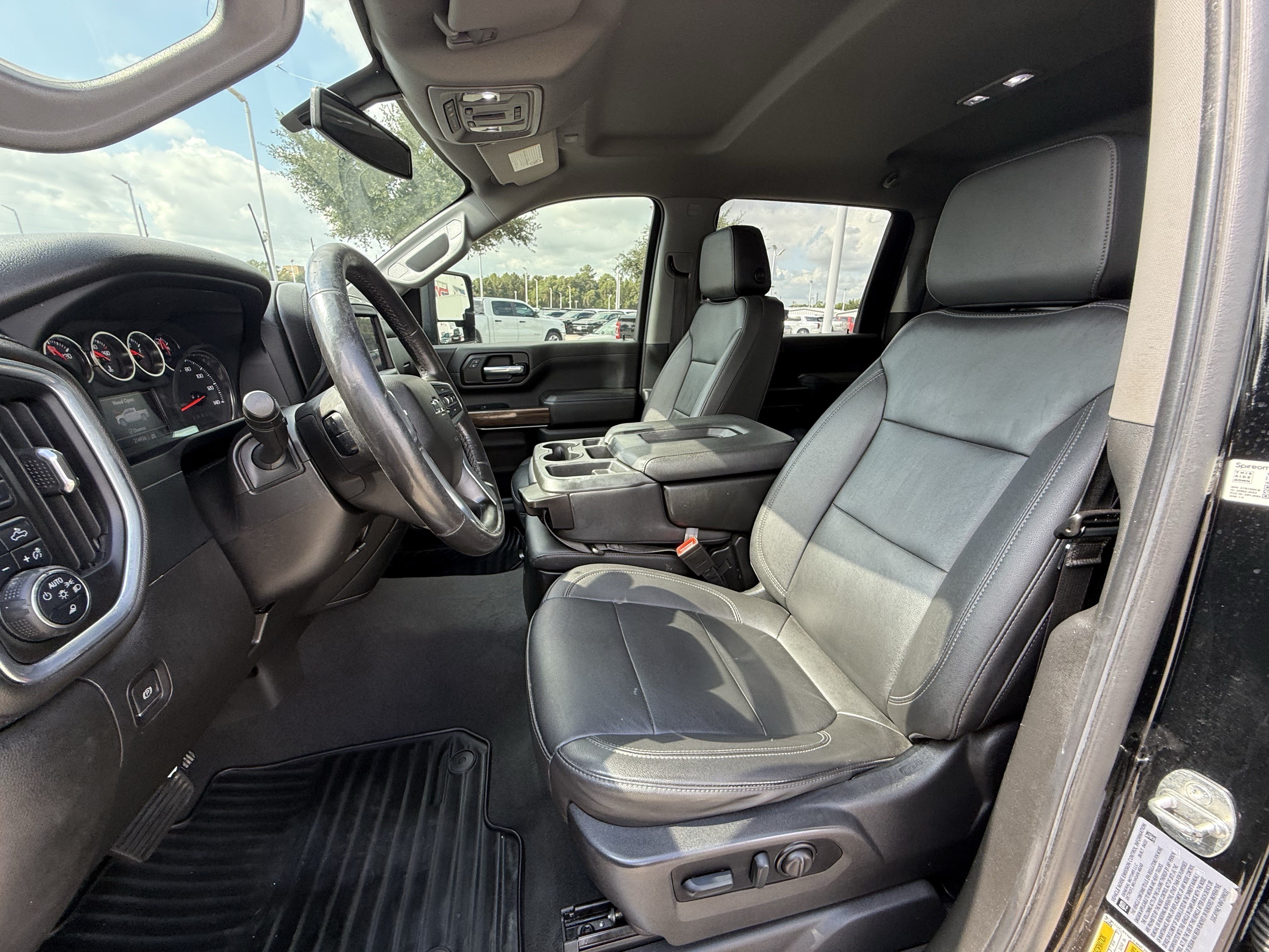 Used 2022 Chevrolet Silverado 2500 LT w/ Midnight Edition AWD/4WD image 27
