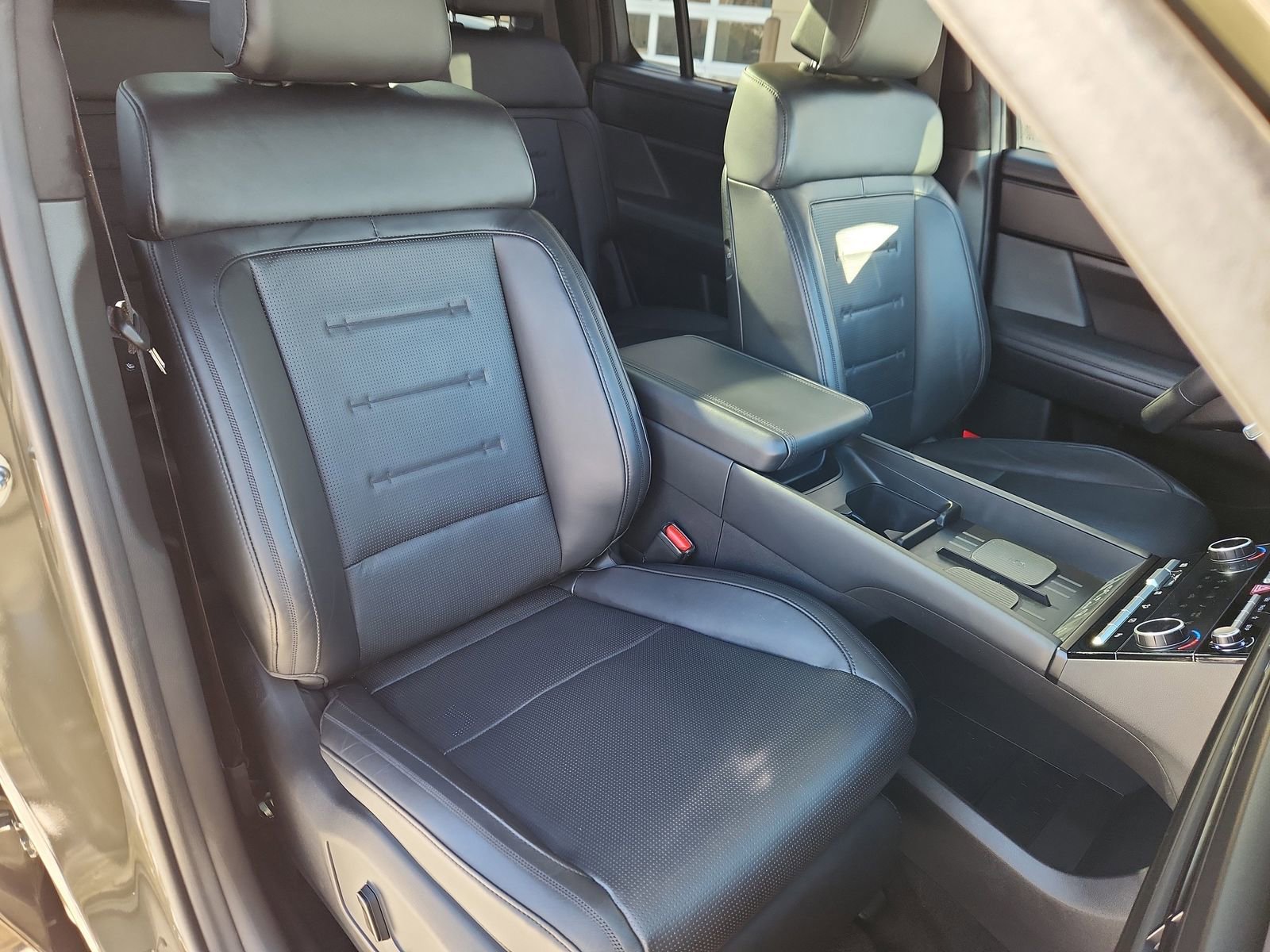 Used 2025 Hyundai Santa Fe Calligraphy image 15