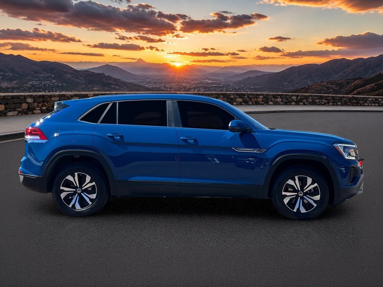 Used 2025 Volkswagen Atlas Cross Sport SE FWD image 6