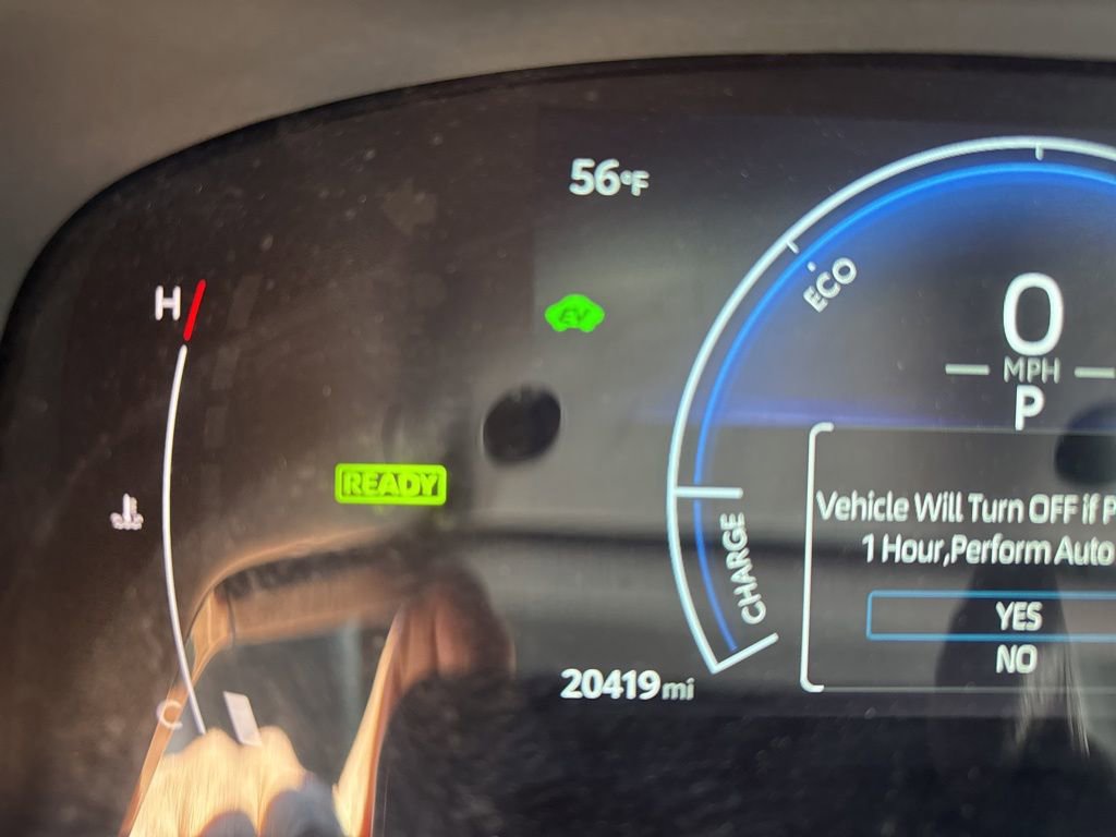 Used 2025 Toyota Camry SE FWD image 13
