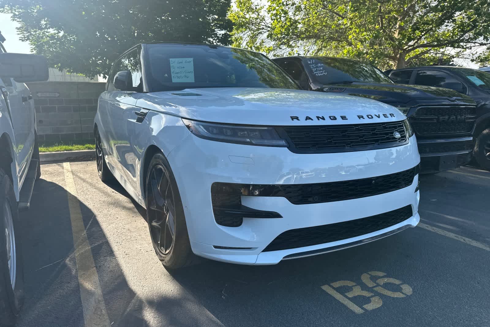 Used 2024 Land Rover Range Rover Sport Dynamic SE AWD/4WD image 3