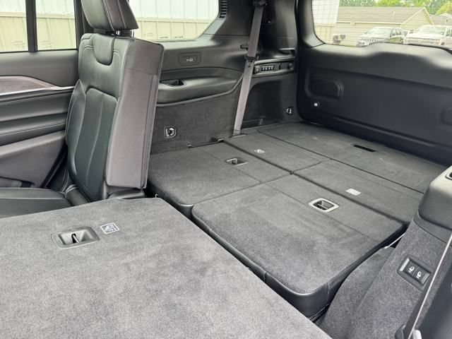 Used 2022 Jeep Grand Cherokee L Overland RWD image 17