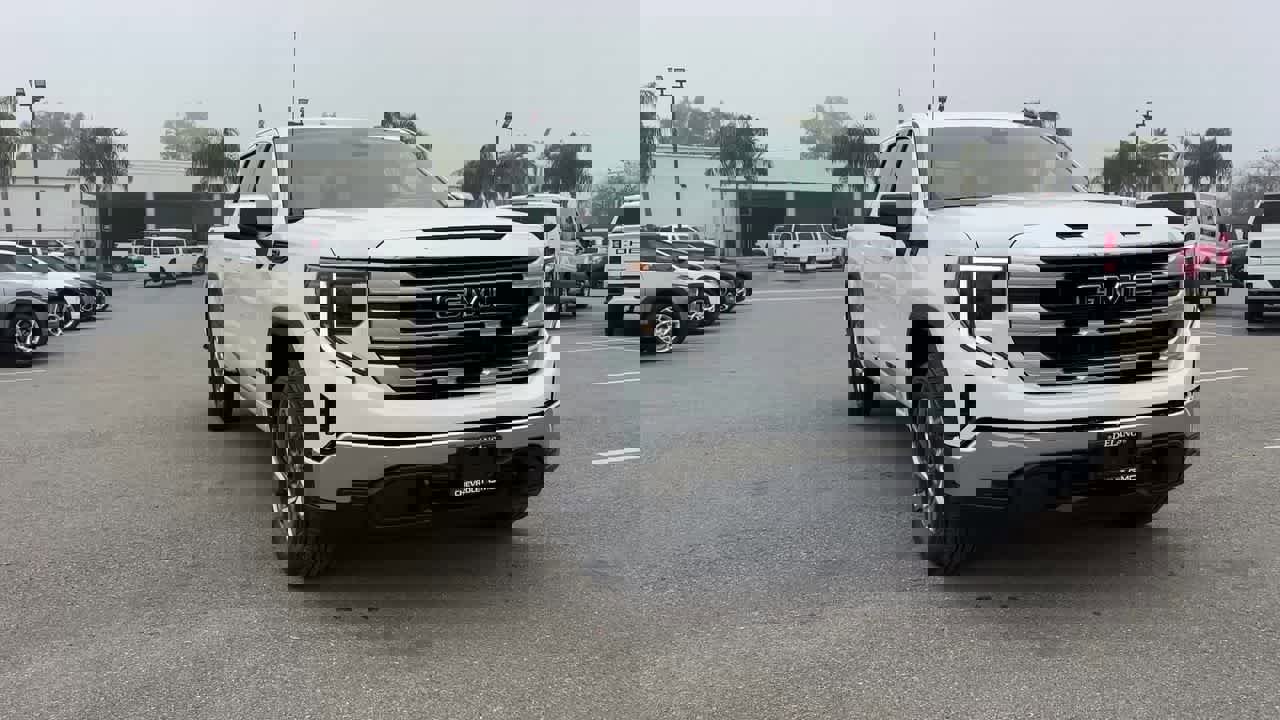 New 2026 GMC Sierra 1500 SLE w/ LPO, Black Badging Package image 4