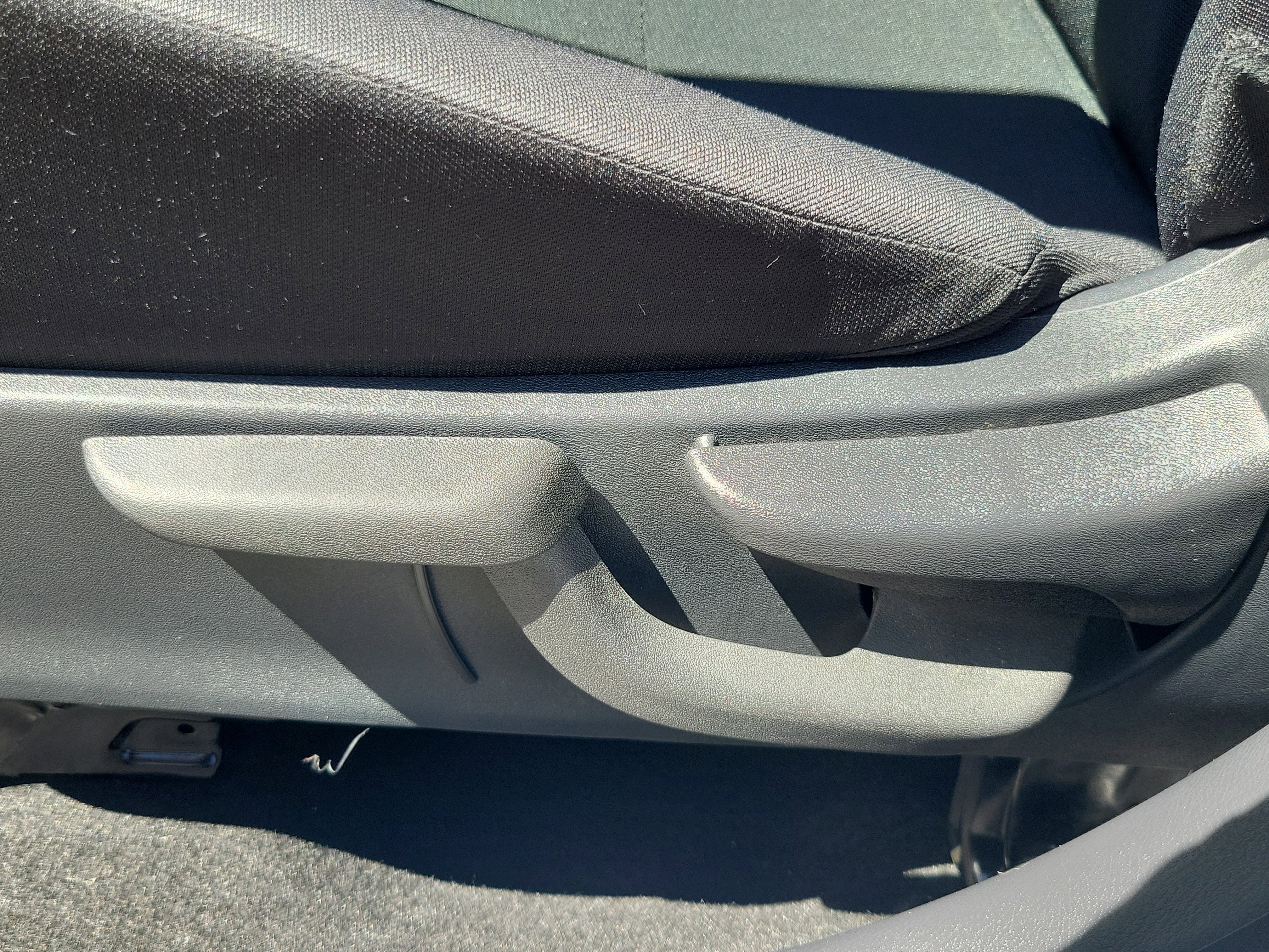 Used 2023 Nissan Kicks S FWD image 15