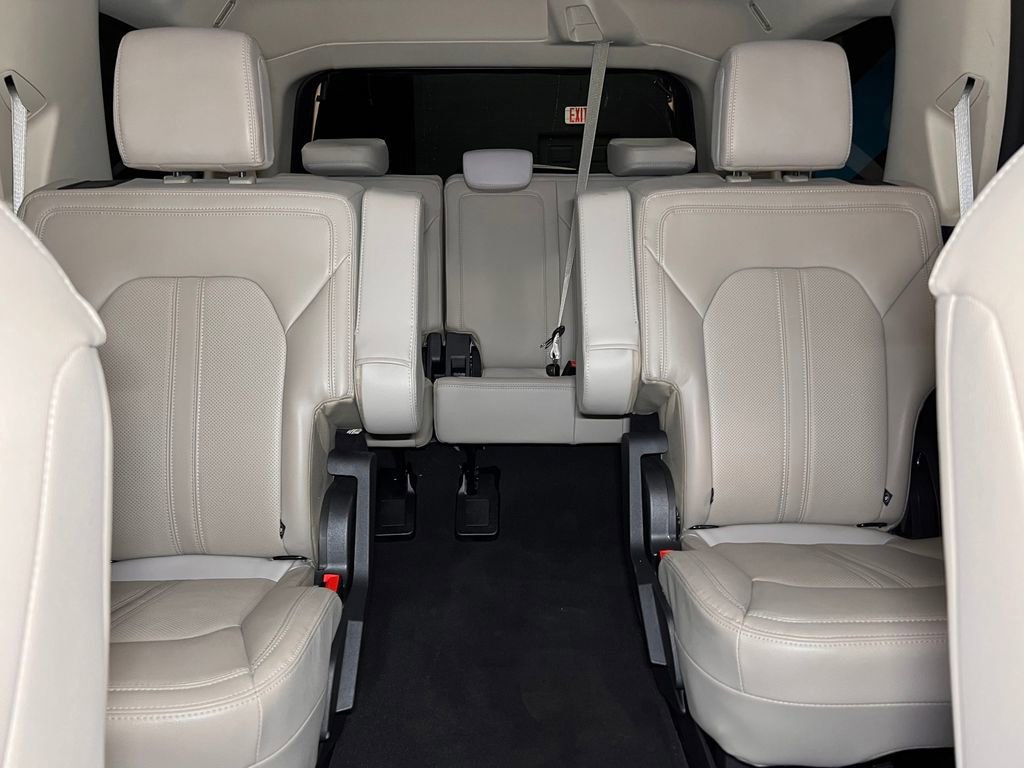 Used 2024 Ford Expedition Limited AWD/4WD image 30