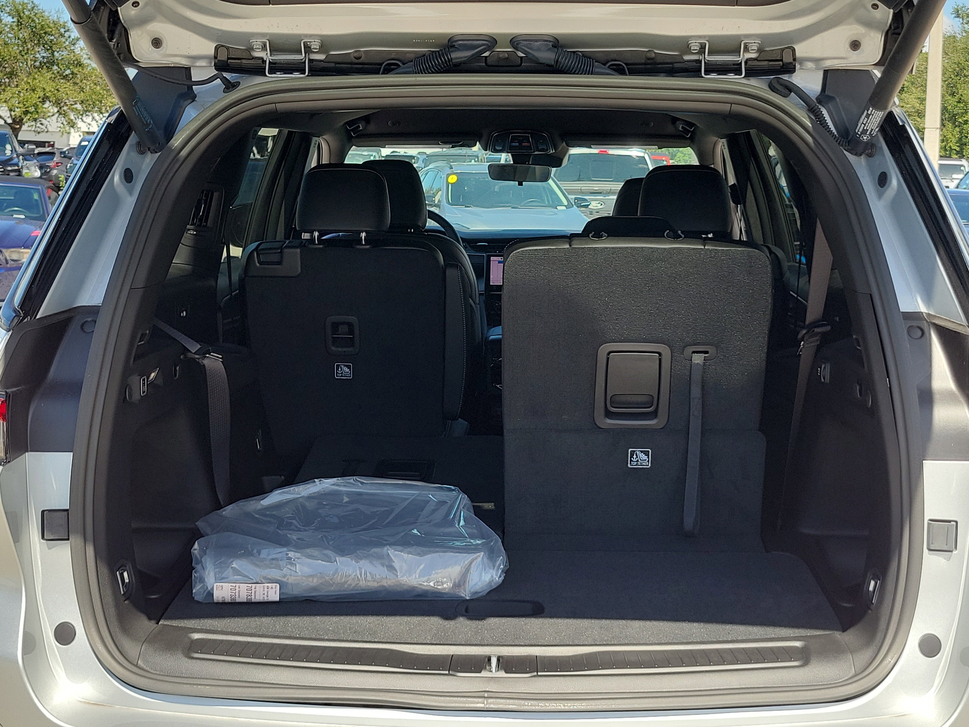 New 2025 Jeep Grand Cherokee L Limited w/ Black Appearance Package image 5