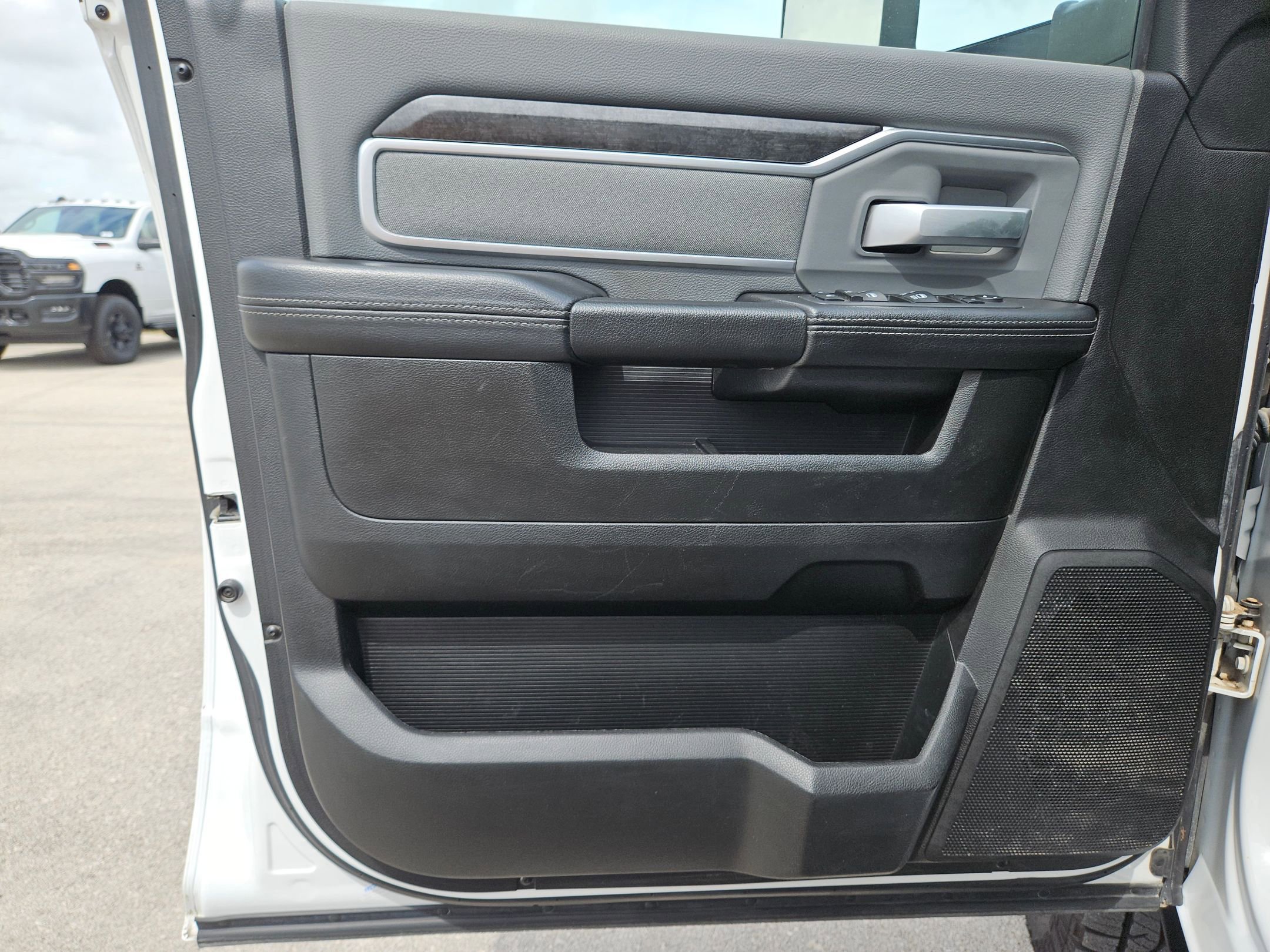 Used 2019 RAM 2500 Big Horn AWD/4WD image 11