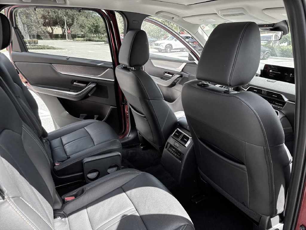 Certified 2024 MAZDA CX-90 Plug-In Hybrid w/ Preferred AWD/4WD image 33