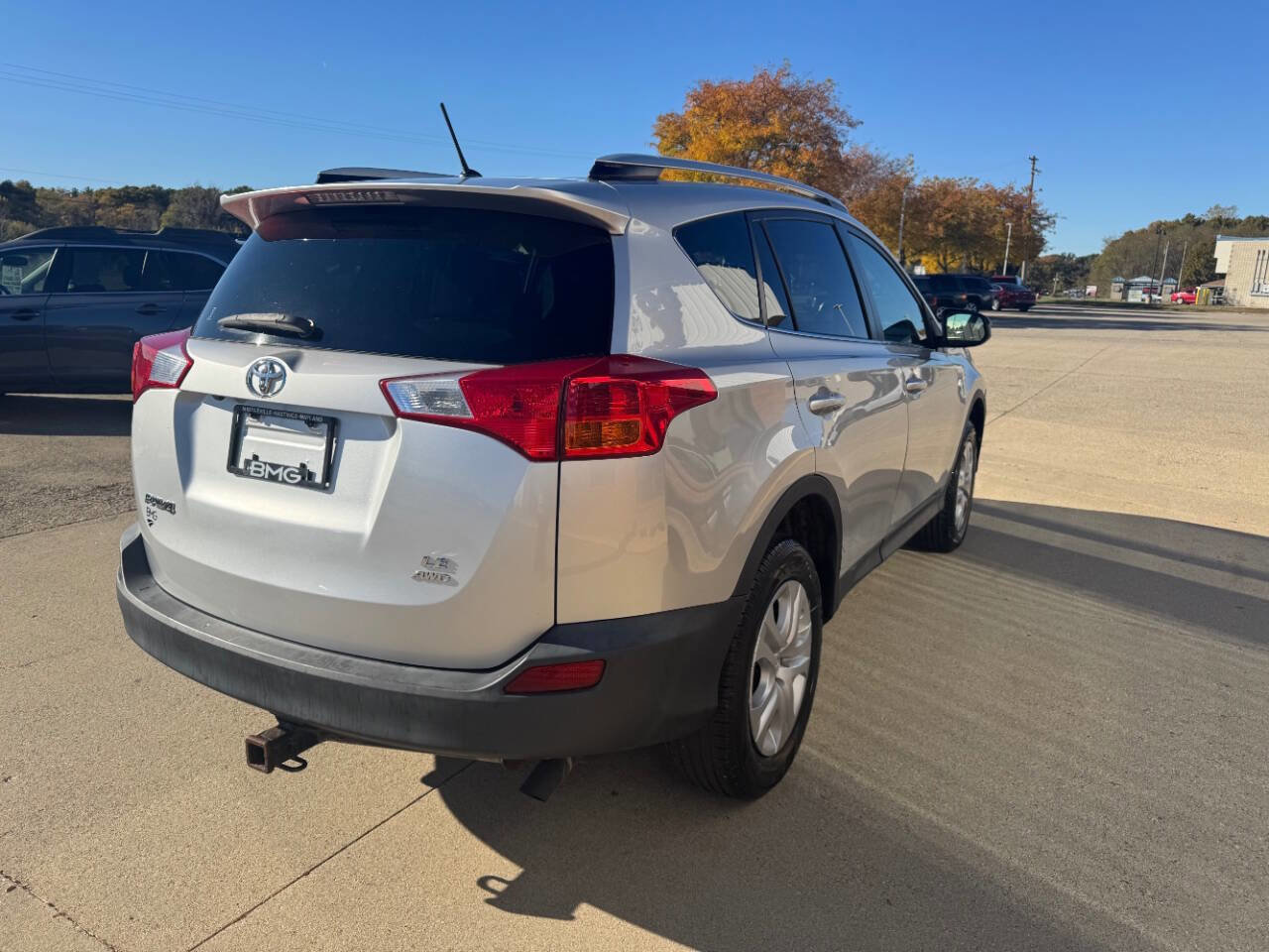 Used 2014 Toyota RAV4 LE image 2