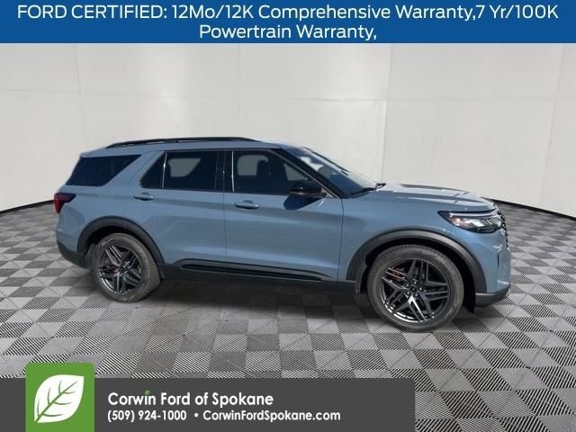 Used 2025 Ford Explorer ST image 3