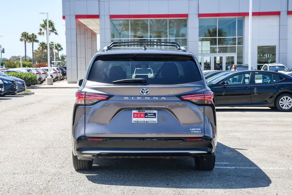 Used 2021 Toyota Sienna Limited FWD image 8