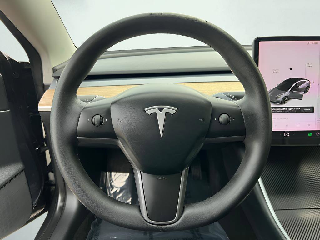 Used 2020 Tesla Model 3 Standard Range RWD image 29