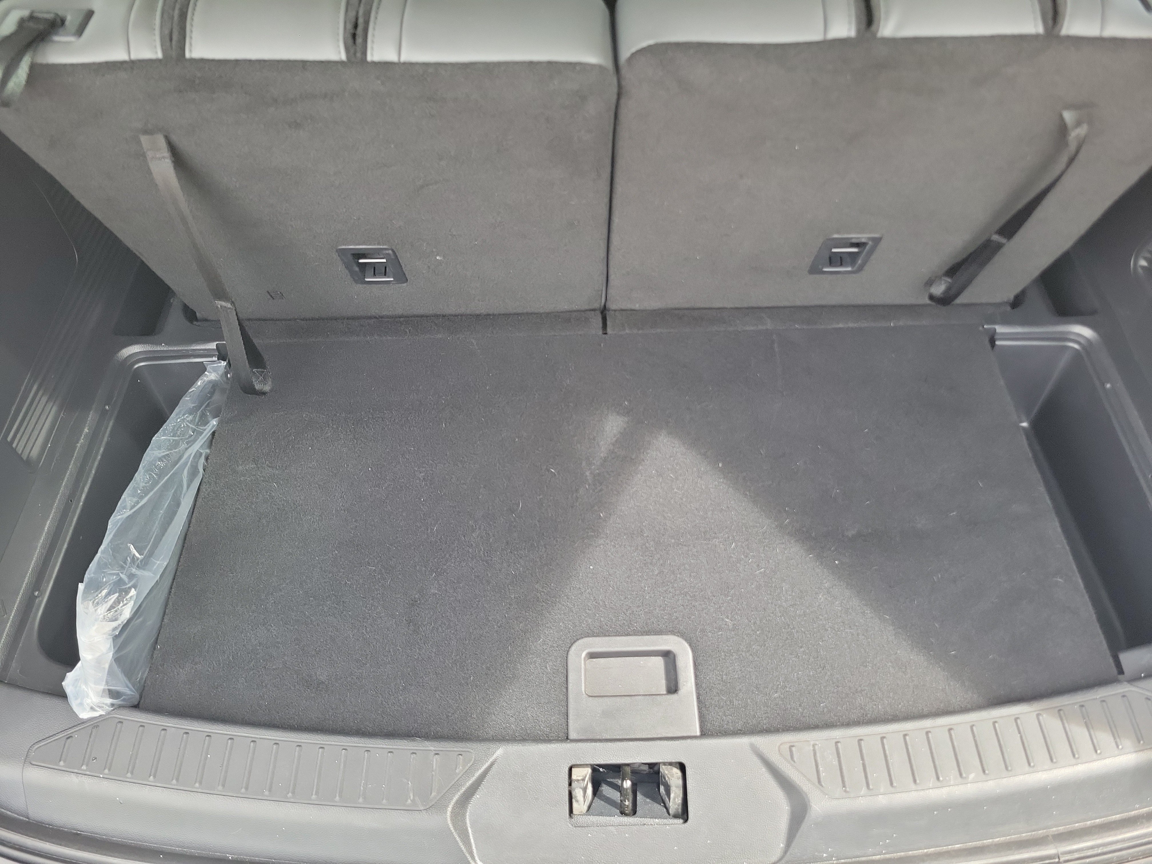 Used 2025 Ford Explorer Active w/ Active Comfort Package RWD image 16