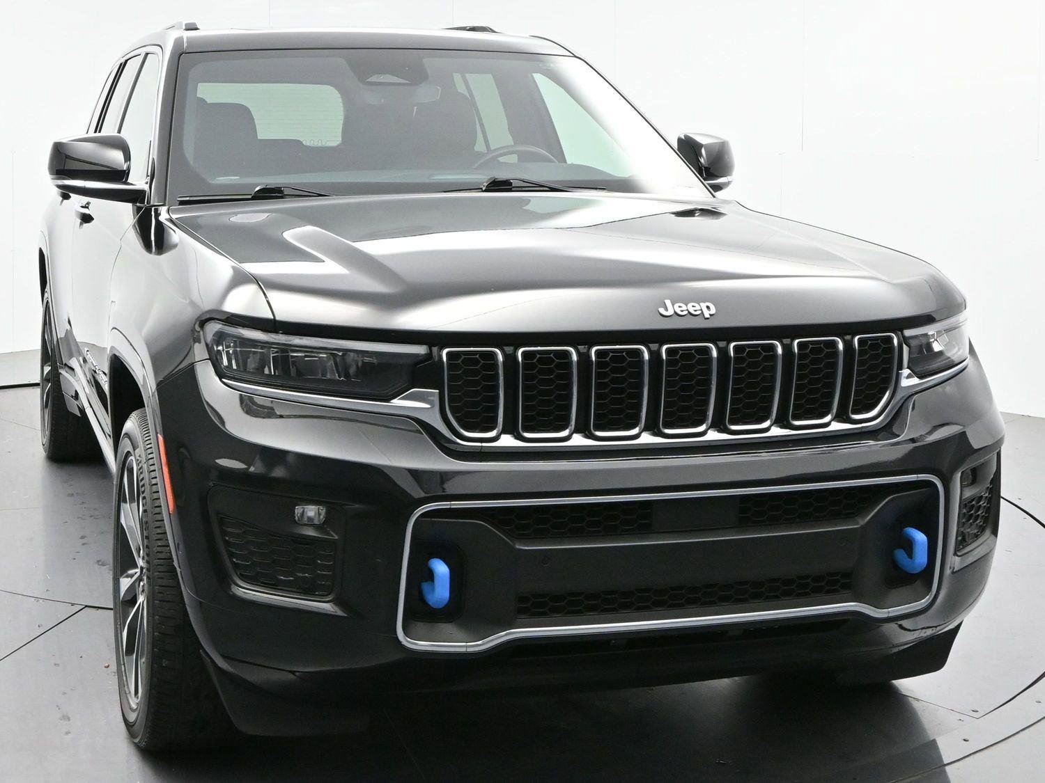 Used 2022 Jeep Grand Cherokee Overland AWD/4WD image 2