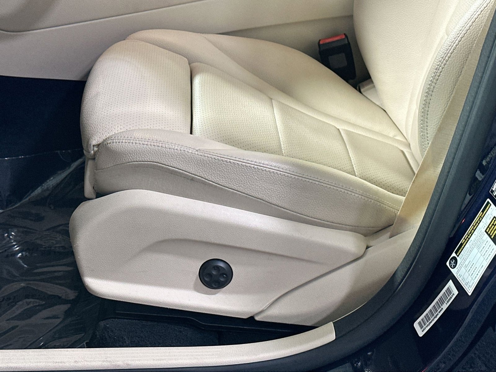 Used 2021 Mercedes-Benz GLC 300 4MATIC w/ Multimedia Package image 14