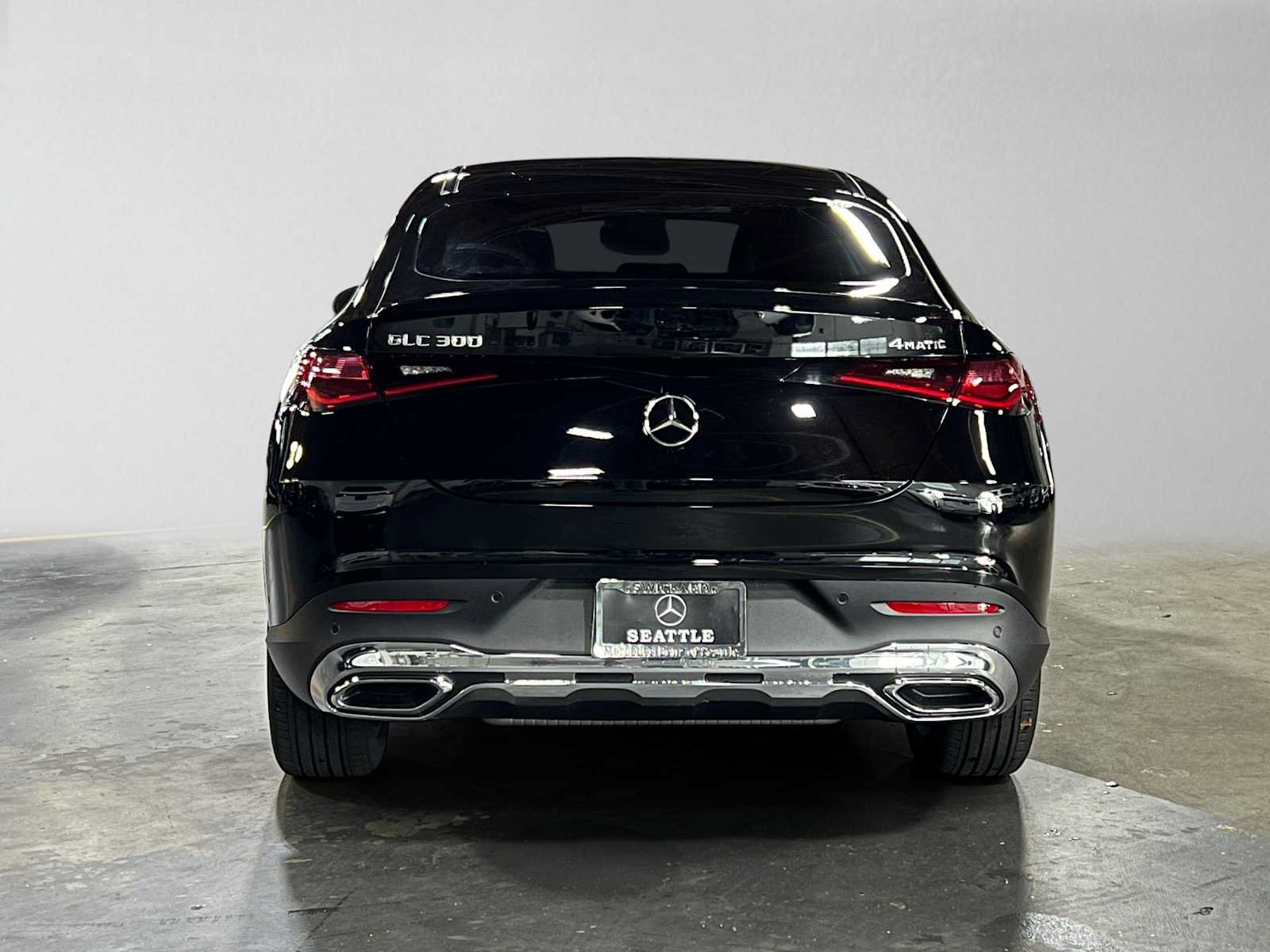Used 2026 Mercedes-Benz GLC 300 4MATIC image 4