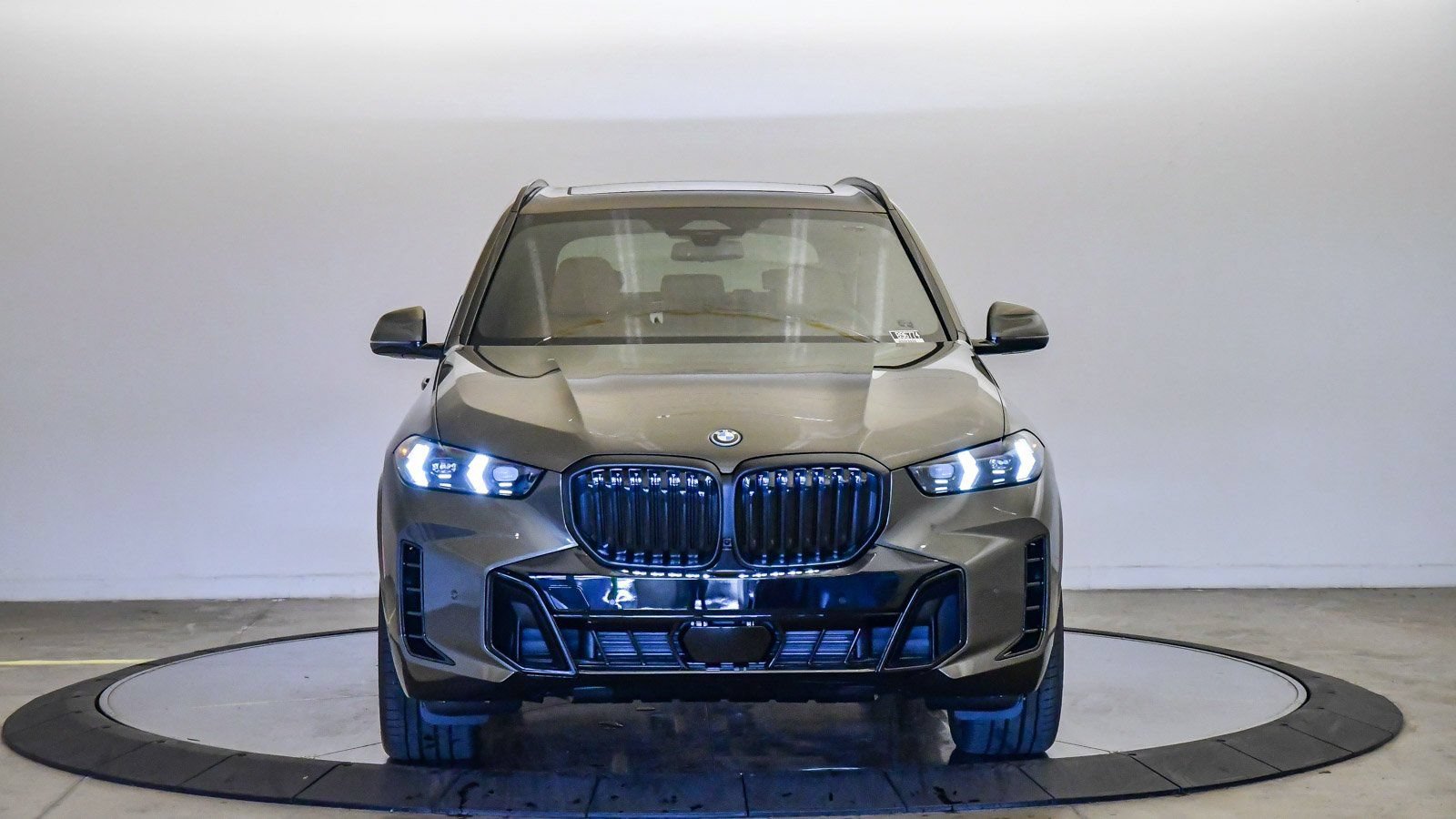 New 2026 BMW X5 xDrive50e w/ M Sport Package AWD/4WD image 7