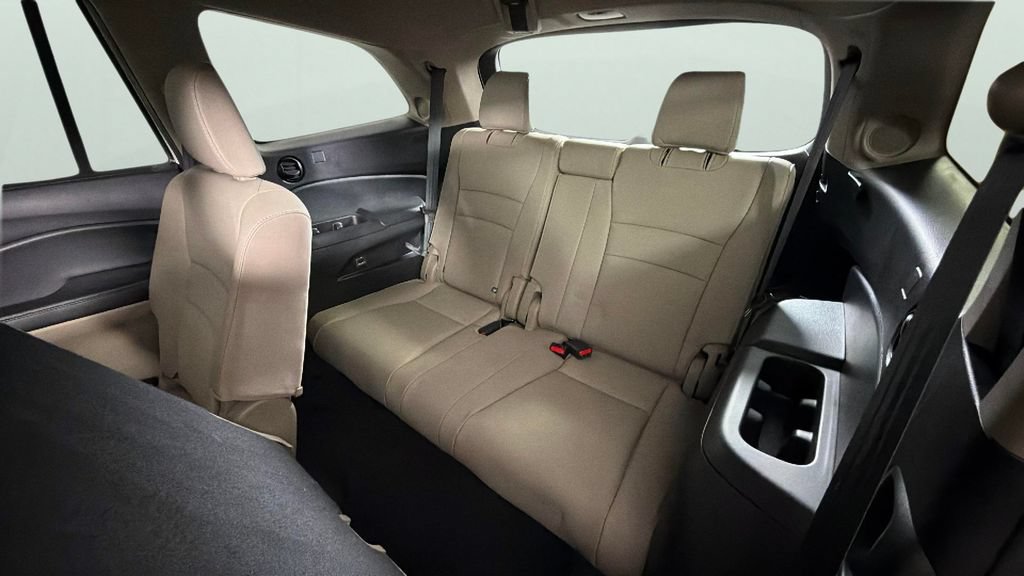 Used 2017 Honda Pilot Touring image 28