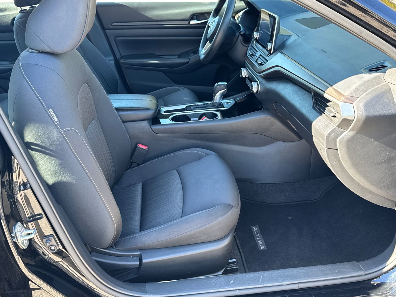 Used 2024 Nissan Altima 2.5 SV image 13