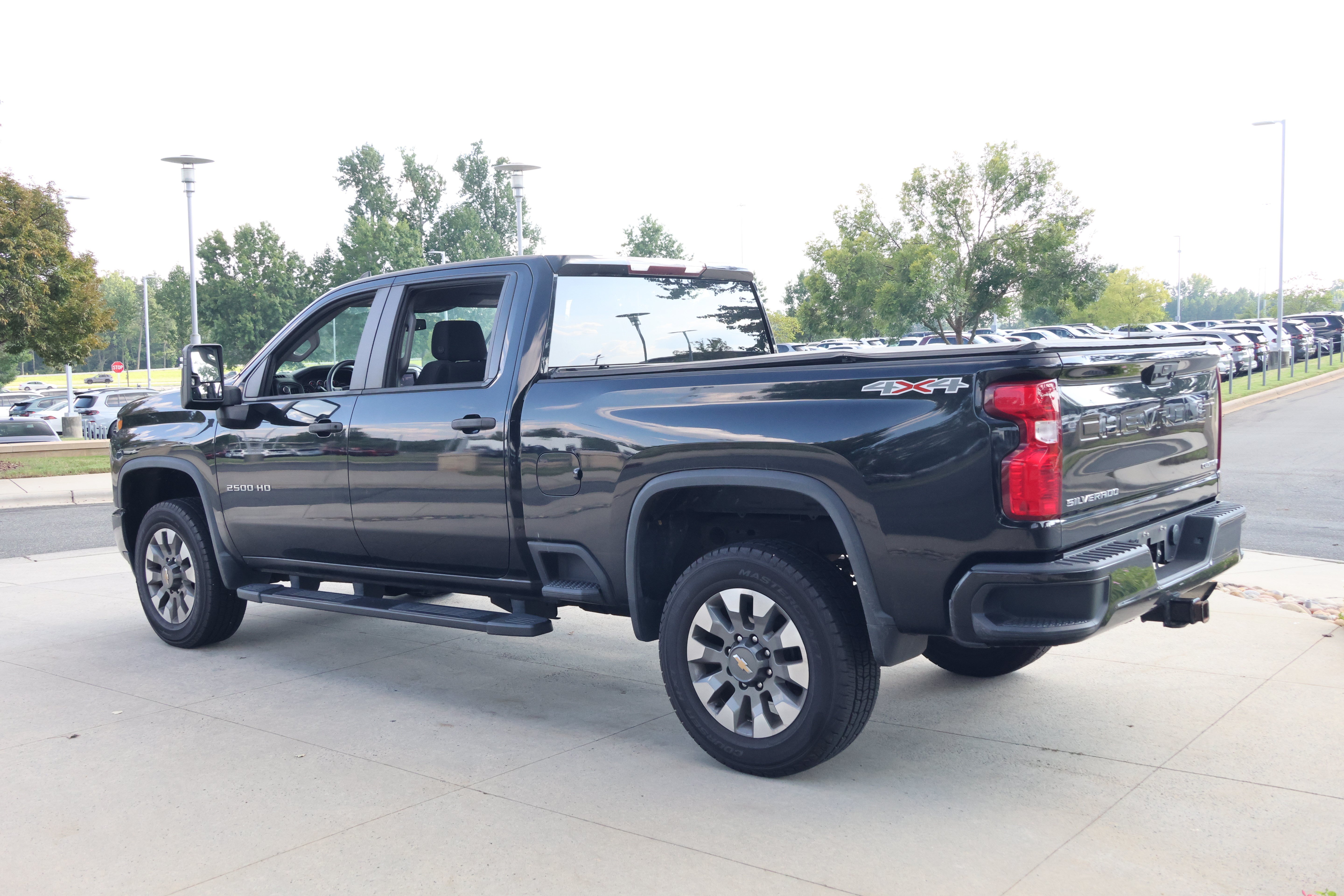 Used 2022 Chevrolet Silverado 2500 Custom w/ Custom Value Package AWD/4WD image 8