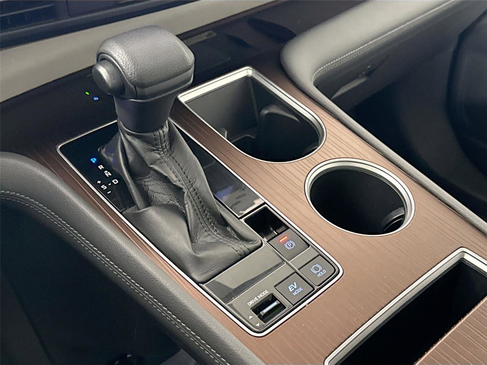 Used 2021 Toyota Sienna LE w/ LE Plus Package image 28