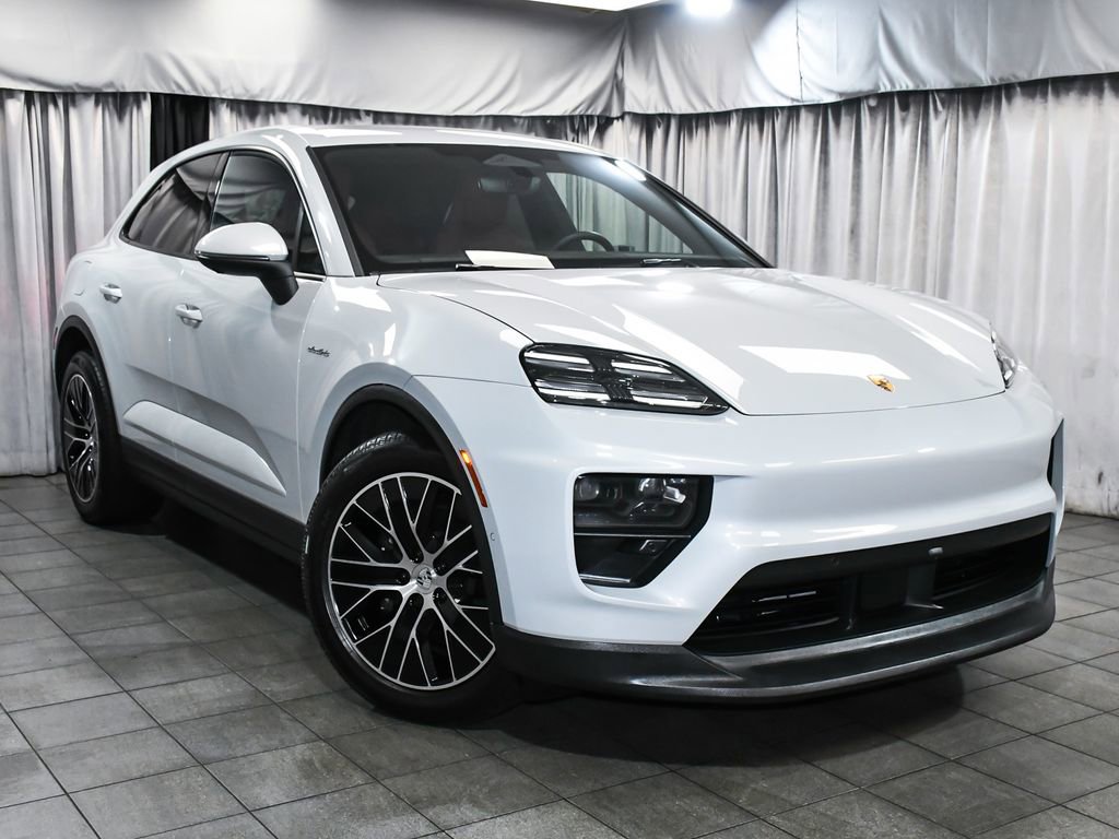Used 2025 Porsche Macan 4 Electric AWD/4WD image 3
