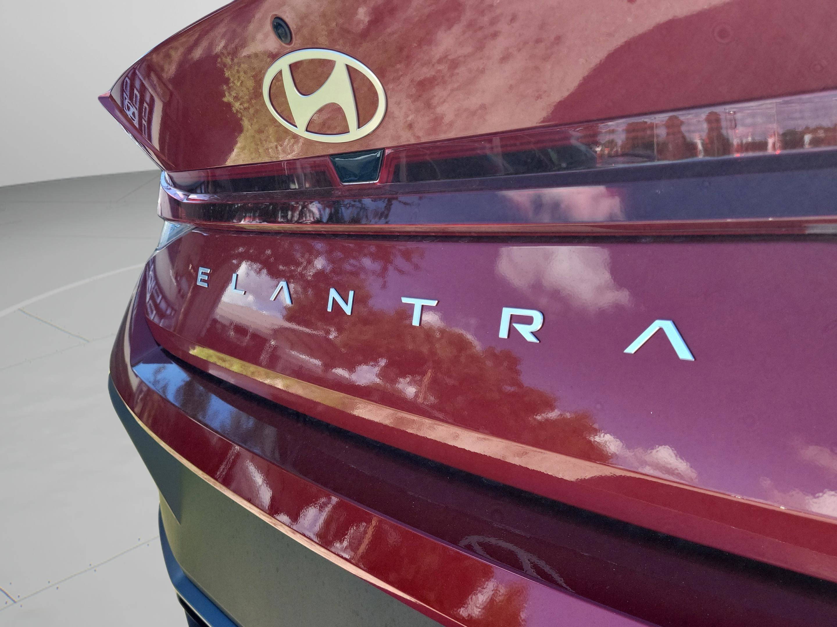 New 2026 Hyundai Elantra SE image 30