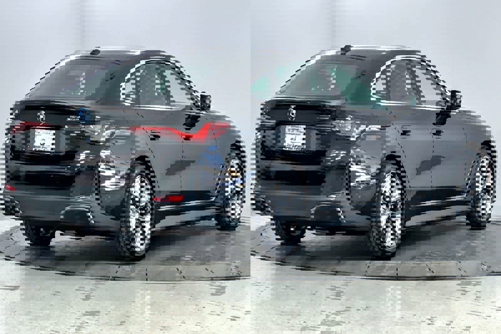 Used 2025 BMW i4 xDrive40i w/ Premium Package image 2