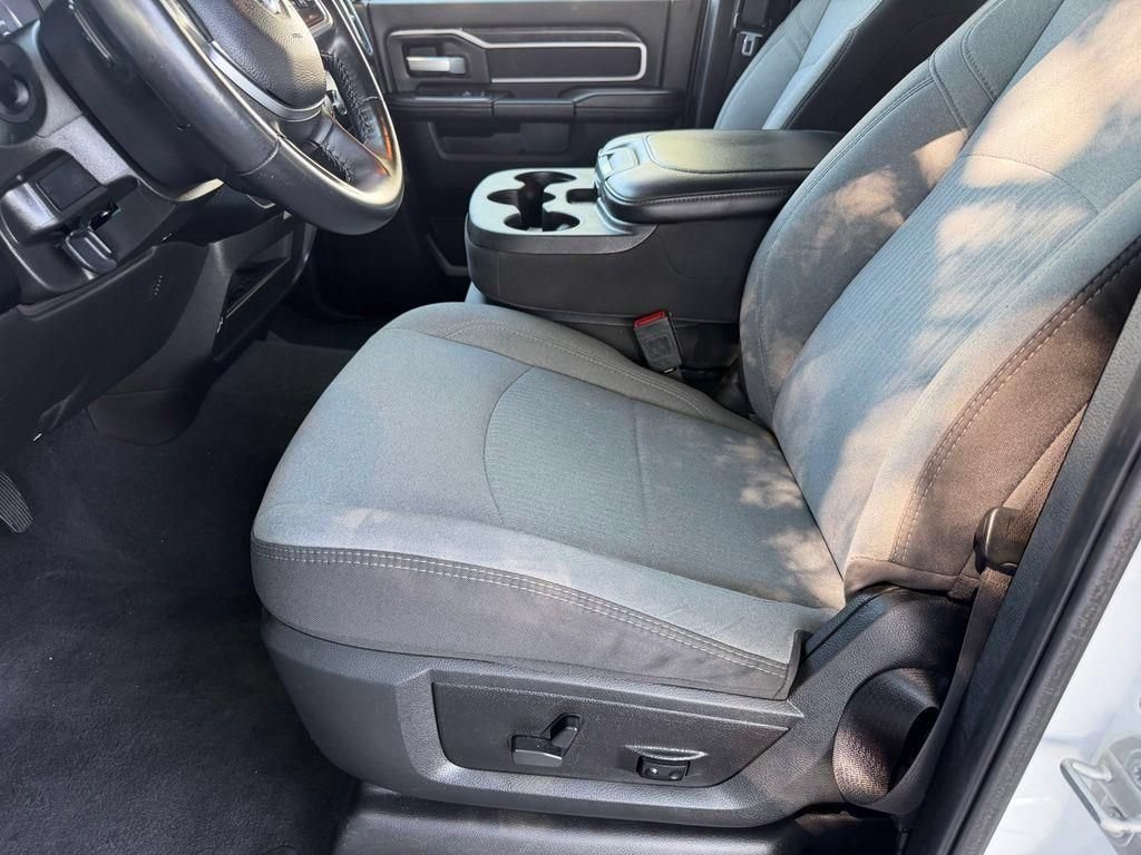 Used 2024 RAM 2500 Big Horn AWD/4WD image 10